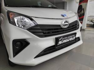 Daihatsu Sigra type D Exterior depan